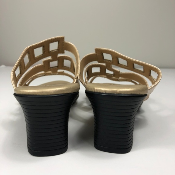 NEW | SBICCA metallic neutral tan sandal 2 inch heel - SZ 7 - Picture 3 of 6